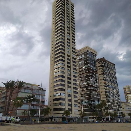 Luminoso Apartamento En Primera Linea De Playa Benidorm Luaran gambar