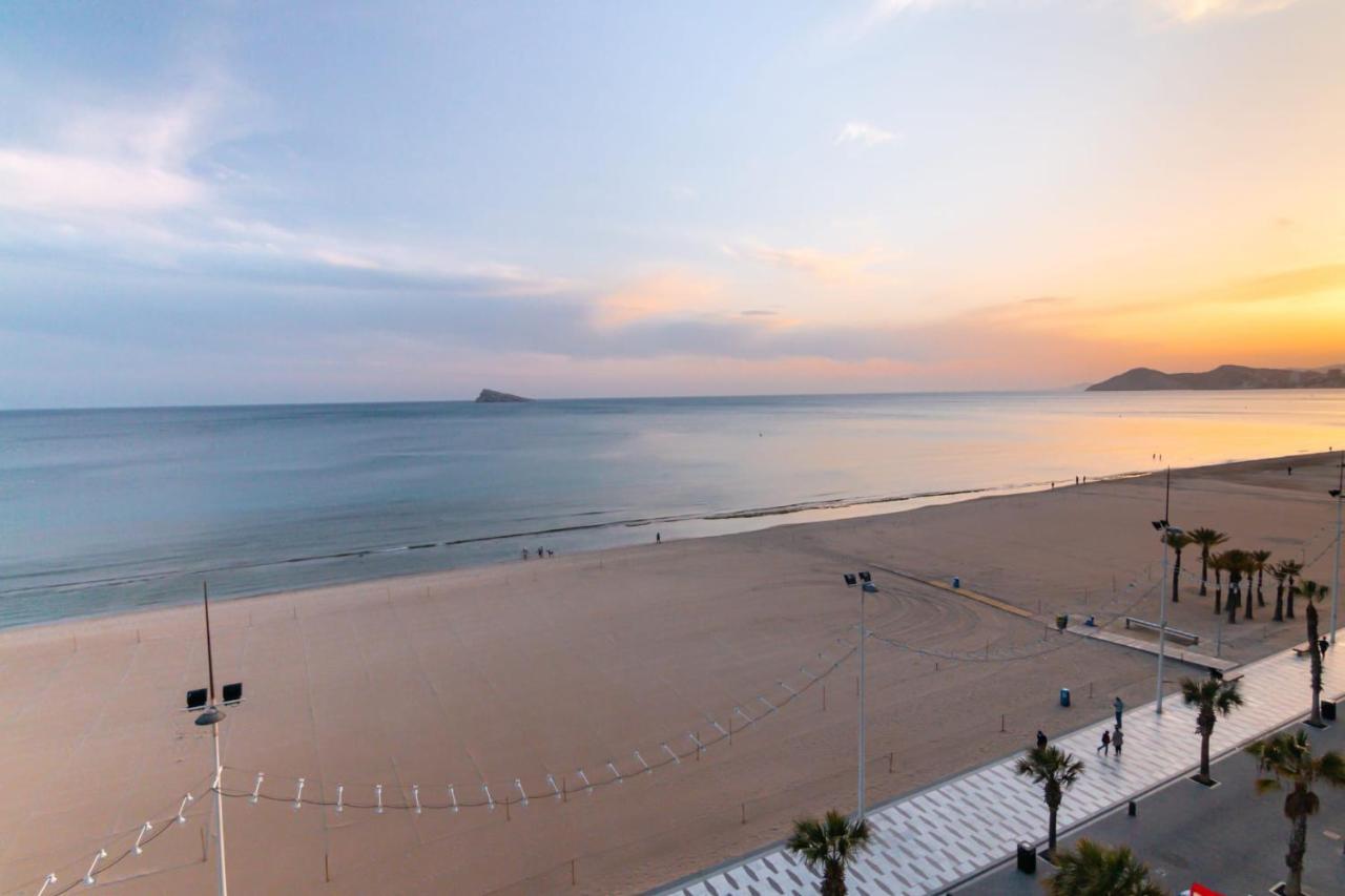Luminoso Apartamento En Primera Linea De Playa Benidorm Luaran gambar
