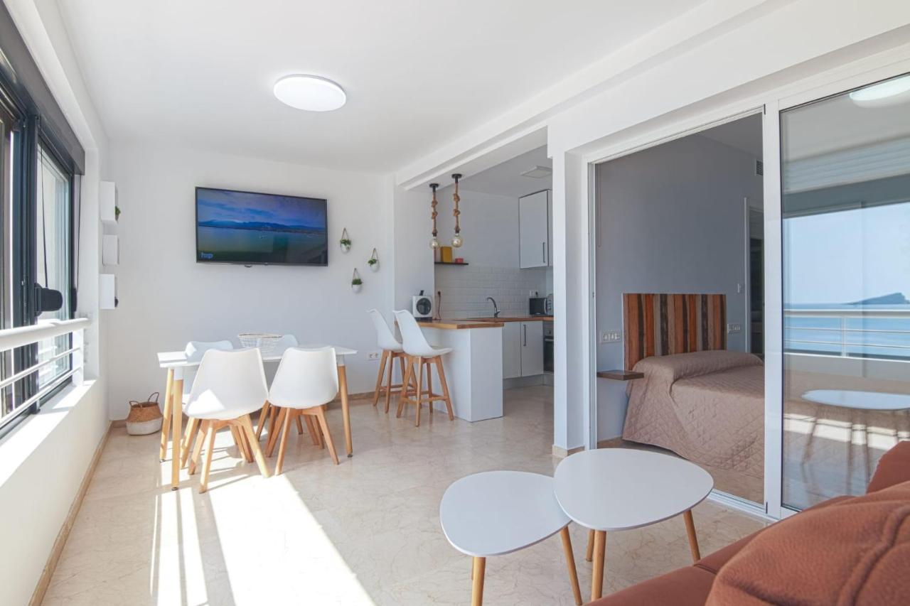 Luminoso Apartamento En Primera Linea De Playa Benidorm Luaran gambar