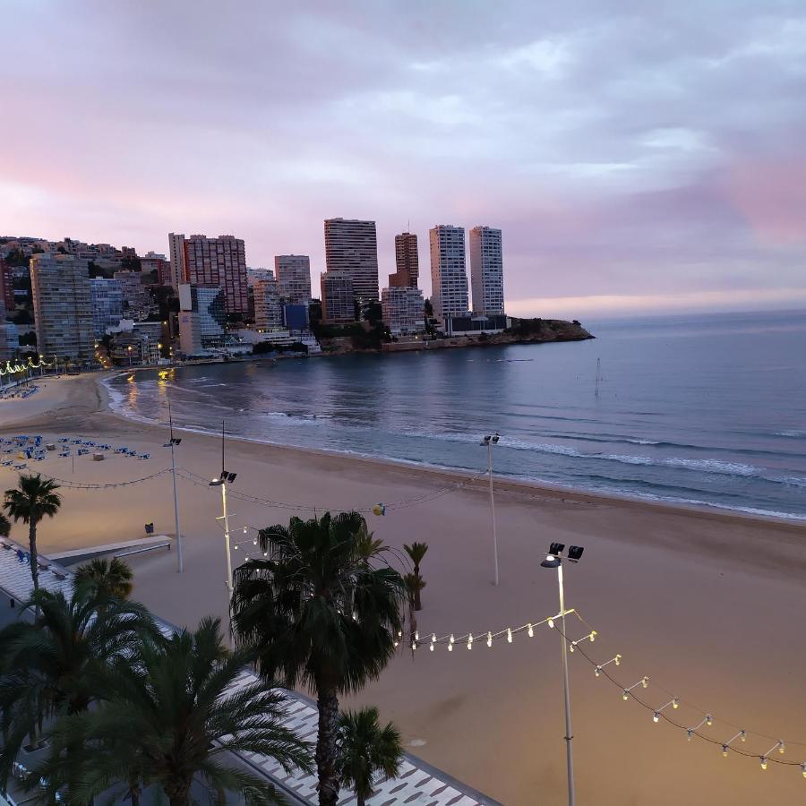 Luminoso Apartamento En Primera Linea De Playa Benidorm Luaran gambar