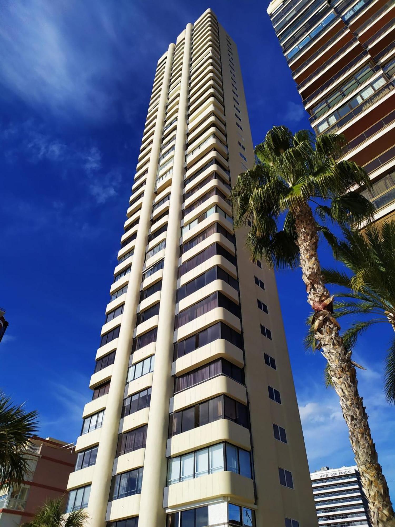 Luminoso Apartamento En Primera Linea De Playa Benidorm Luaran gambar